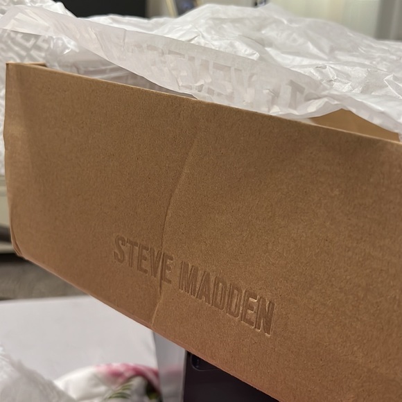 Brand NWT in box Steve Madden Pink braided sandals - Picture 8 of 8